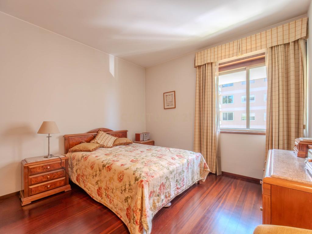 Apartamento T5 na zona do Aviz - Porto - Image 17