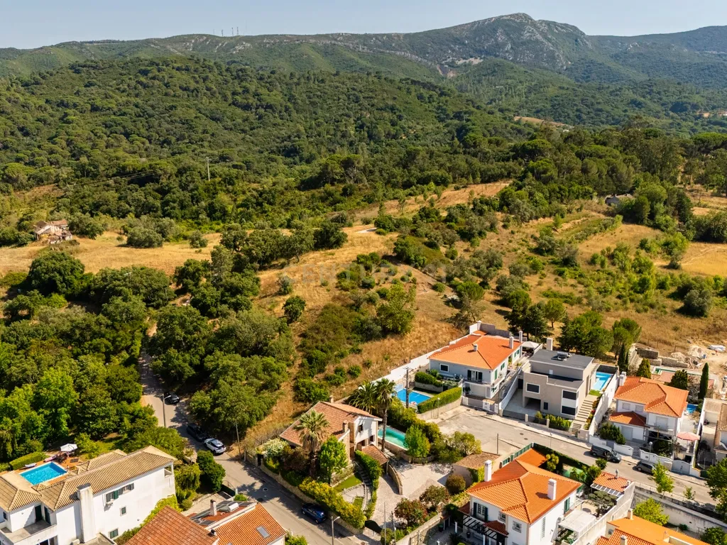 Moradia T4 Exclusiva com Piscina | Vista Serra da Arrábida | Setúbal - Image 7