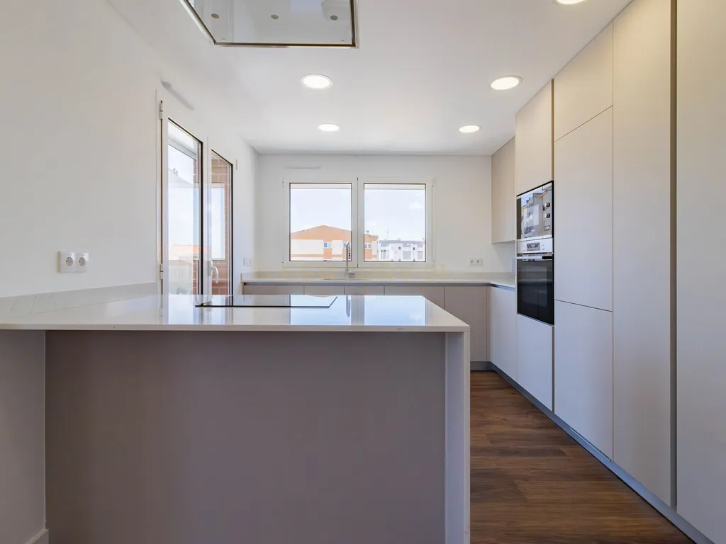 Apartamento T3, em construção, na Marinha Grande - Image 3