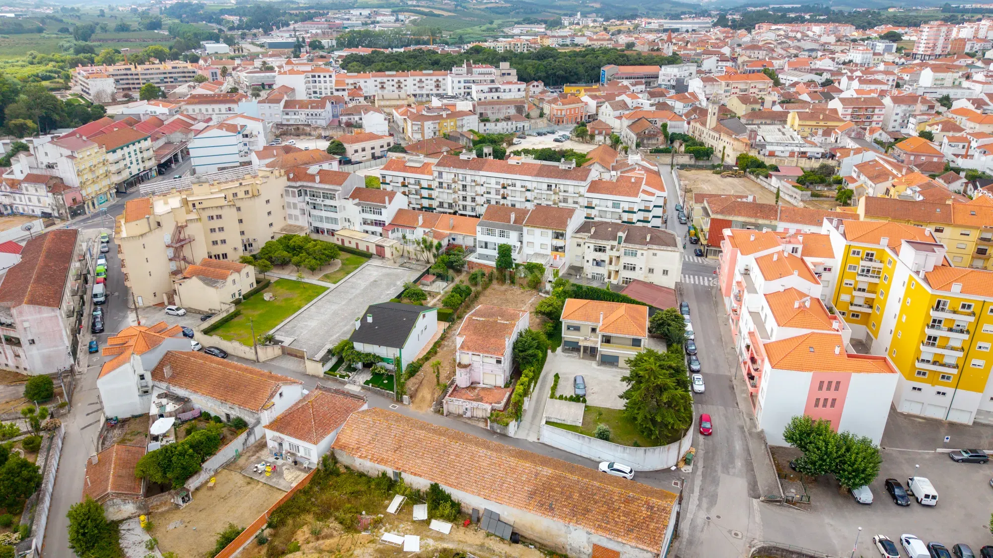 Fotografia 6 de Moradia T5 para remodelar ou lote para construção — Centro do Bombarral