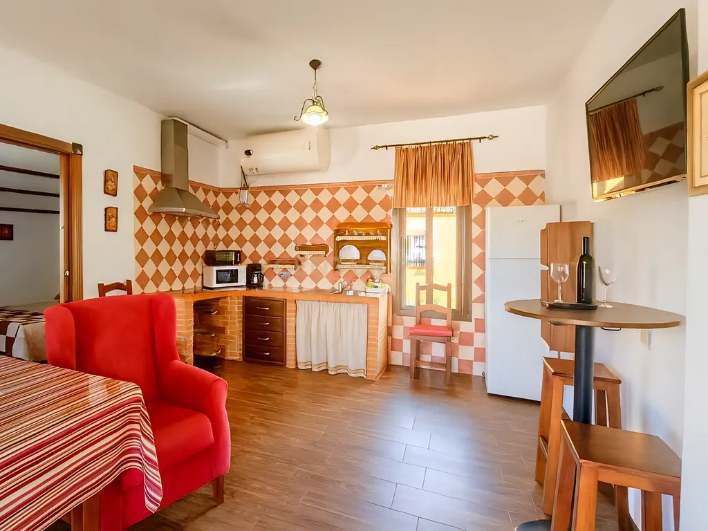 Exclusiva Propriedade Boutique com 3 Apartamentos Independentes, Piscina e Jardim Privado perto de Ronda – Elevada Rentabilidade Turística - Image 35