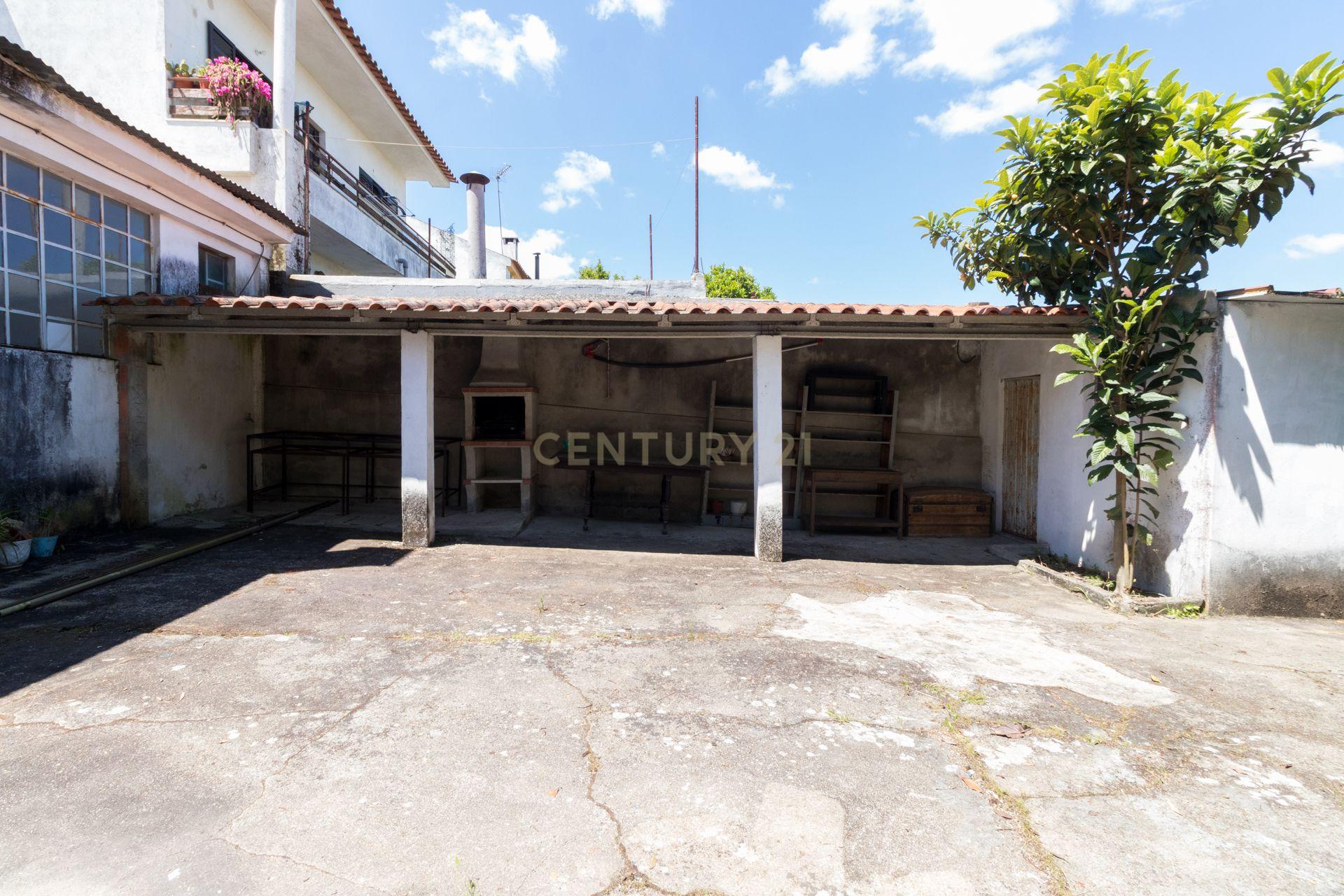 Moradia T3 com Jardim e Garagem em Santarém, Abrantes - Em Sistema de propostas Múltiplas - Image 46