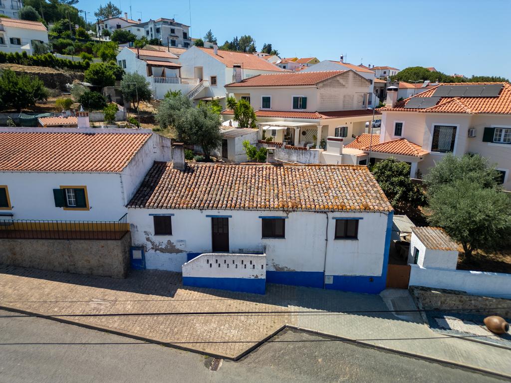Moradia T3 com lote de terreno de 435 m2 para recuperar em Ourique, Baixo Alentejo  - Image 20