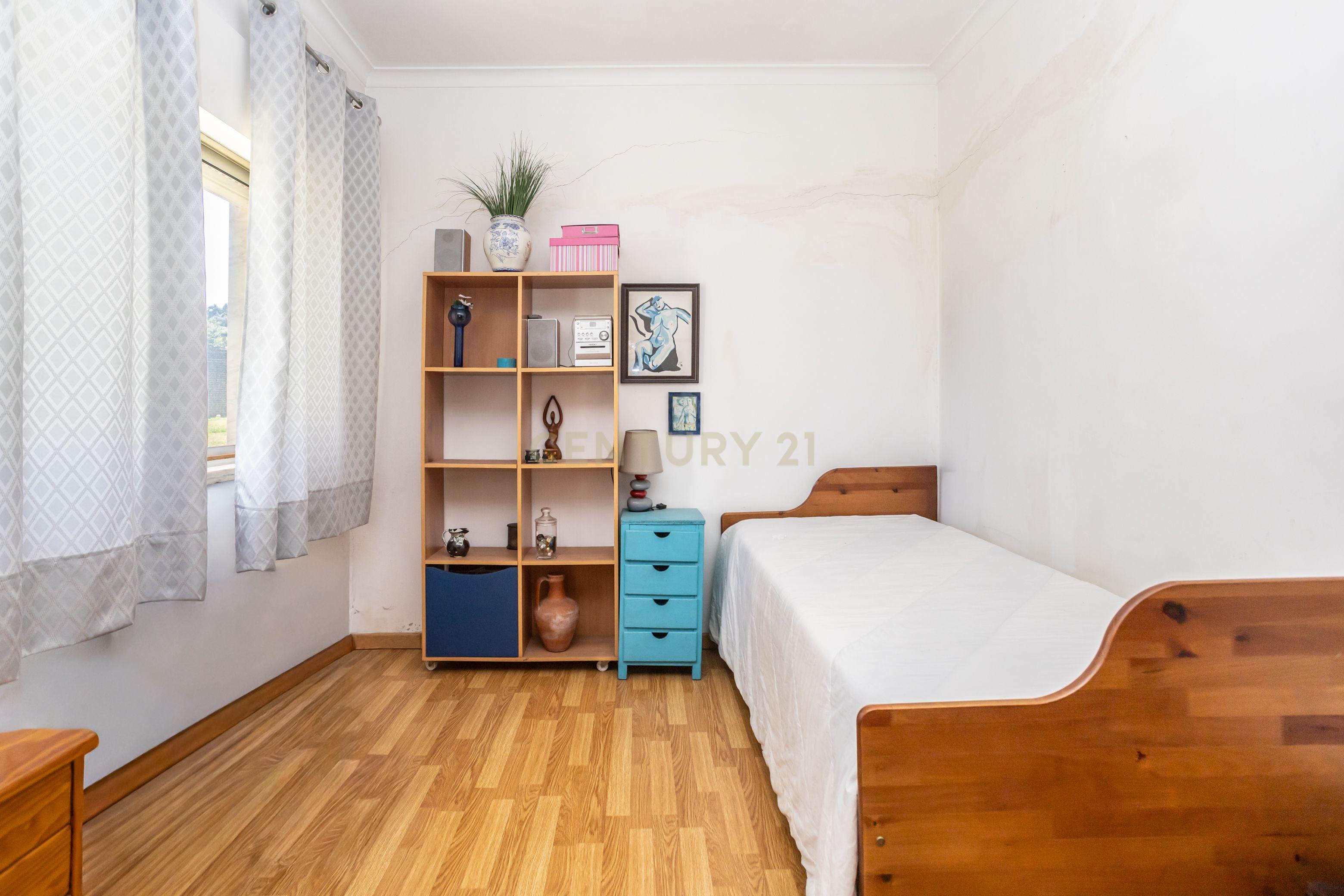 Fotografia 10 de T2 com Excelente Potencial de Investimento na Arrentela, Seixal