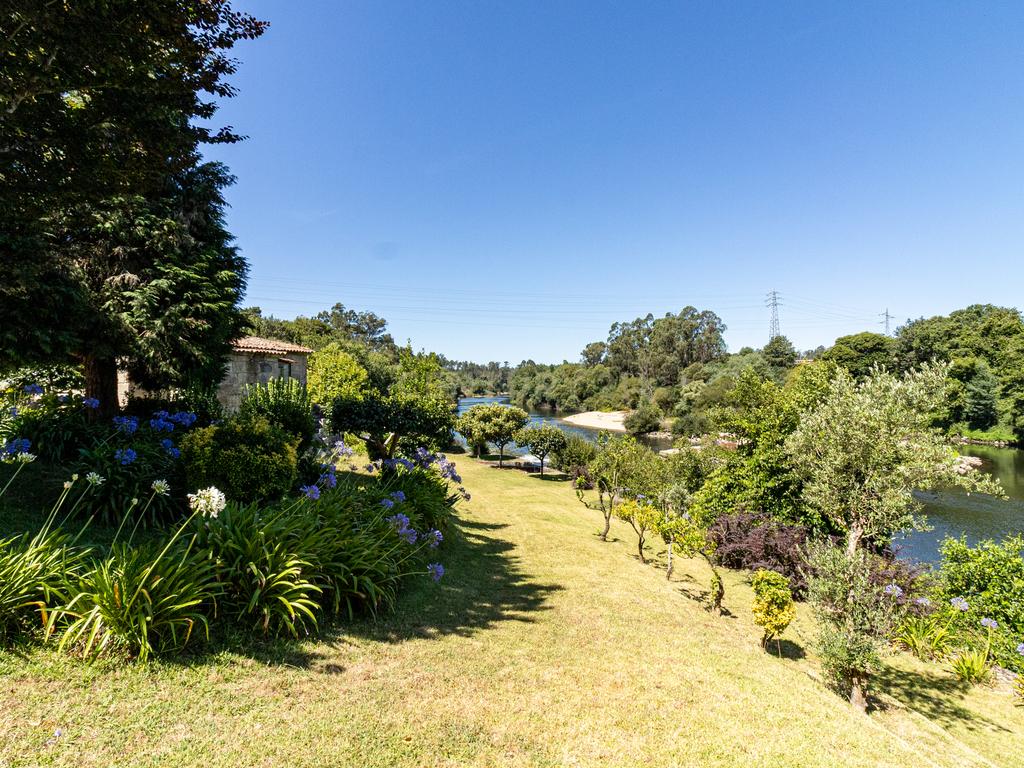 Casa das Azenhas – Charme e Exclusividade à Beira do Rio Cávado - Image 29