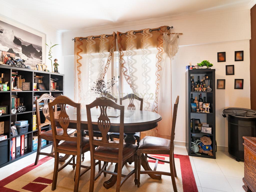 Um apartamento com luz, espaço e a base certa para criar uma casa à sua medida - Image 29