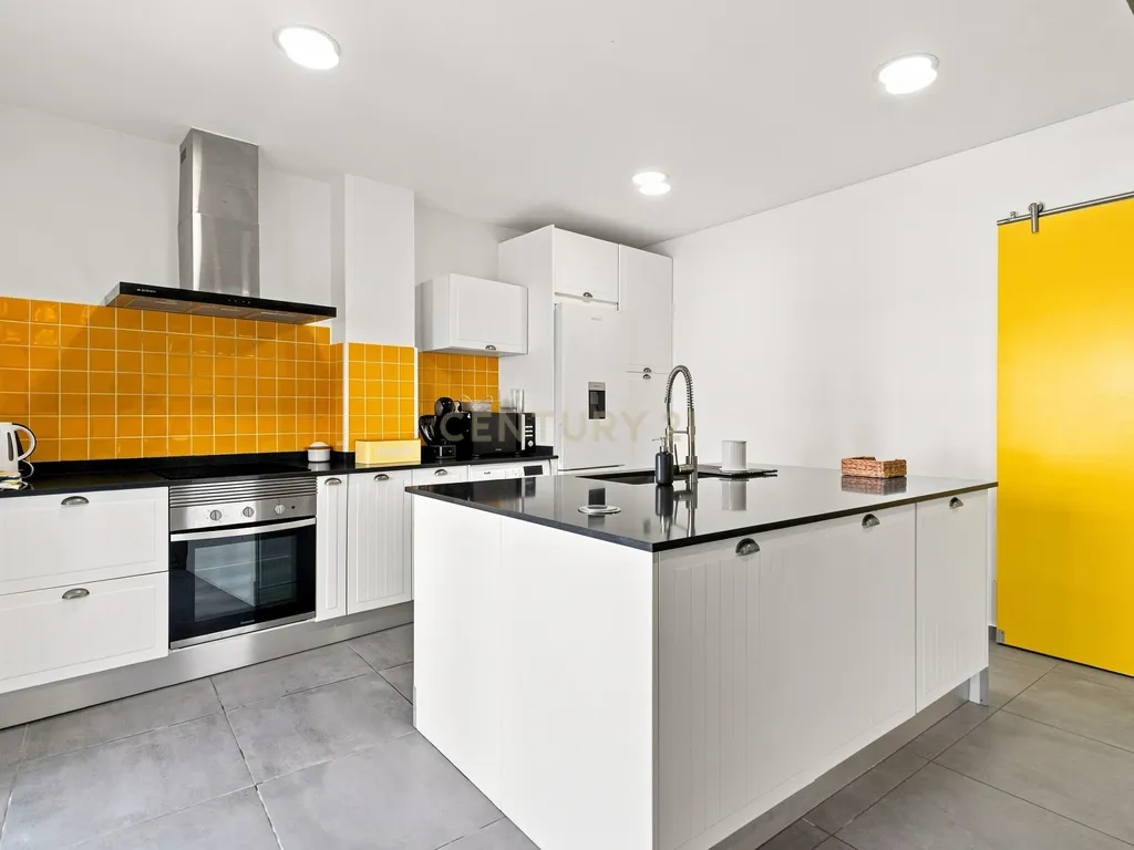Moradia T4 +1 com piscina totalmente remodelada com painéis solares na Lourinhã ( São Bartolomeu dos Galegos) - Image 11