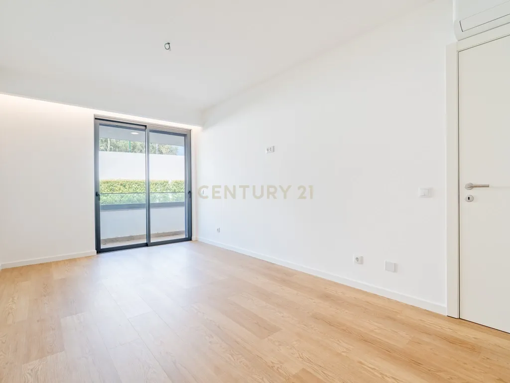Apartamento T2 Novo a Estrear, Piscina, Estacionamento Privativo, no Centro de Albufeira – Correeira - Image 11