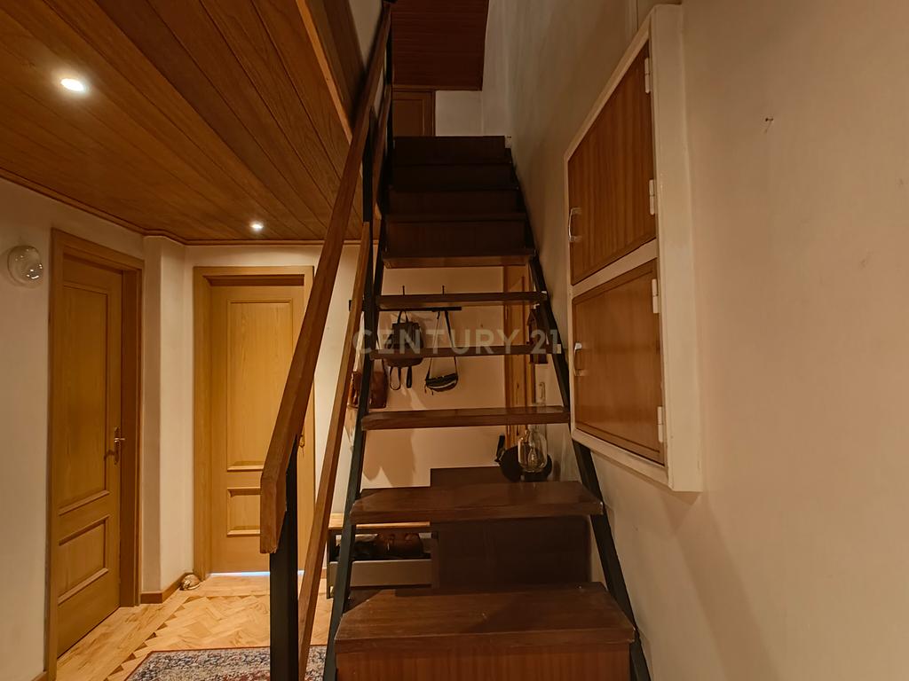 Apartamento duplex T3 + 2 em Queluz - Image 15