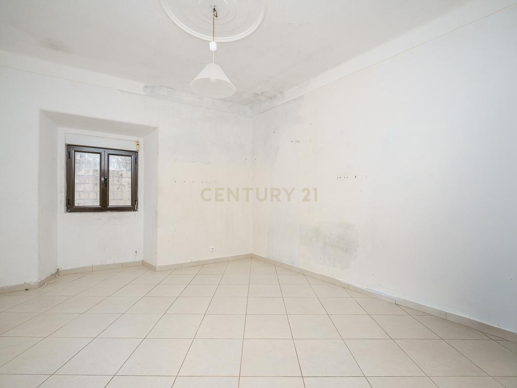 APARTAMENTO T6 NO CORAÇÃO DA CIDADE, EM SETÚBAL - Image 25