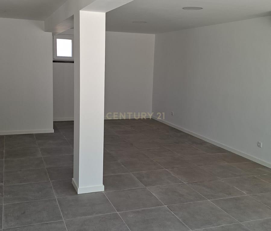 Arrendamento Loja em Tires - 62m² por 800€ - Image 4