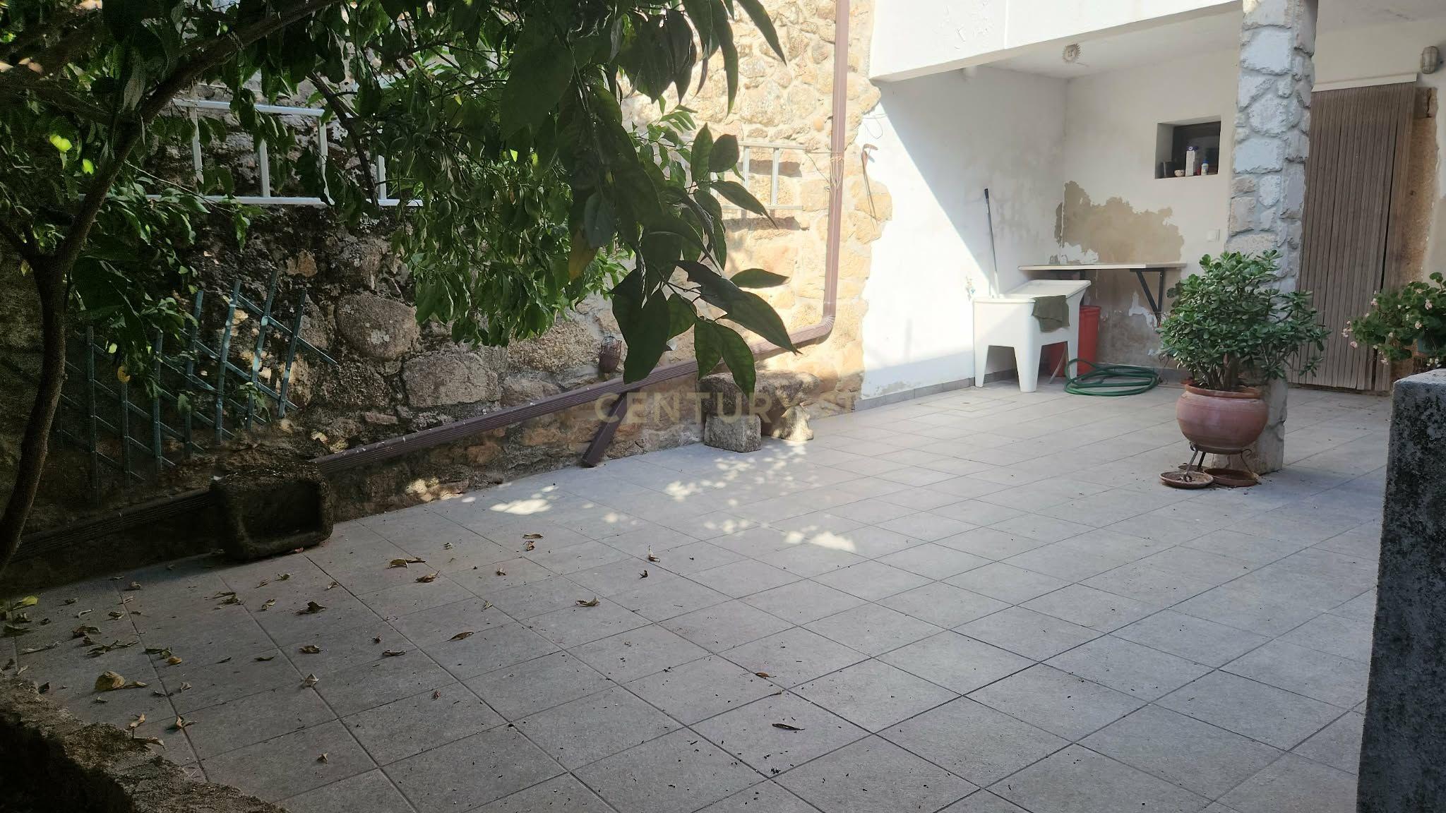 Fotografia 12 de Moradia em Pedra com Terraço e Logradouro — Escalos de Baixo
