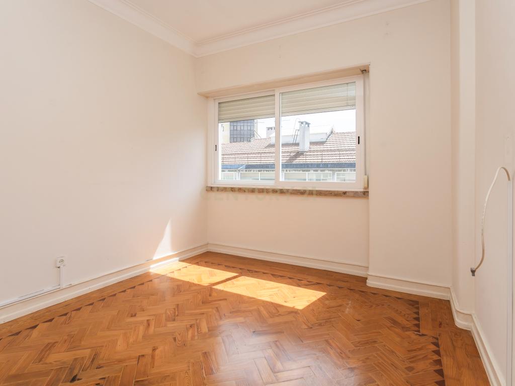 Apartamento T2 em Avenidas Novas, Lisboa  - Image 5