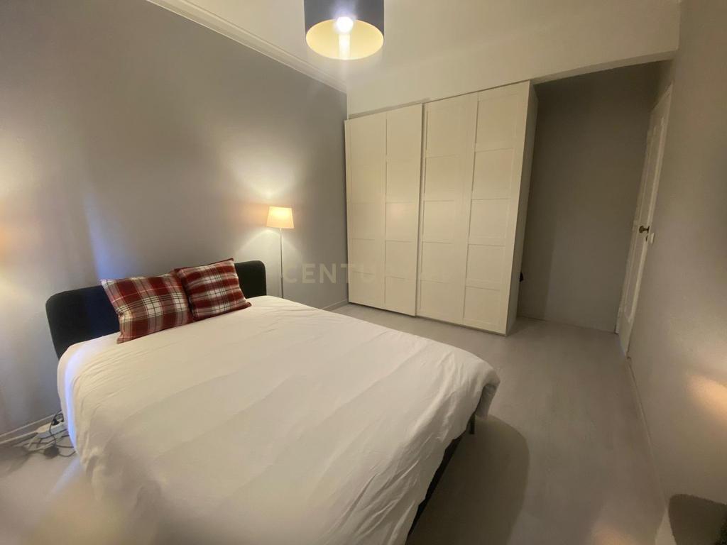 Apartamento T2 com Vista Panorâmica em Barreiro - Image 13