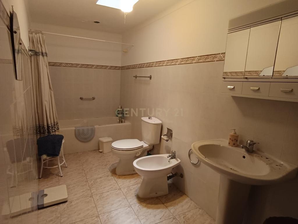 Prédio à Venda – Comércio e Habitação T4 no Centro de Santiago do Escoural - Image 17