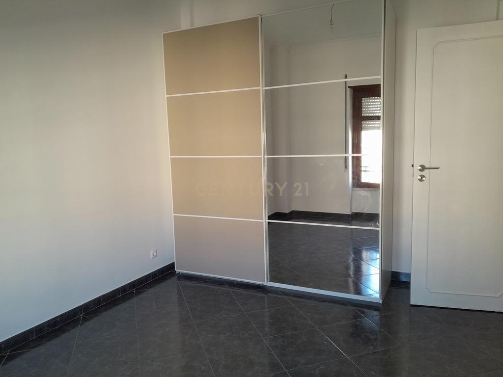 Apartamento Moderno T3 em Carnaxide / Oeiras com Ar Condicionado e Elevador - Image 6