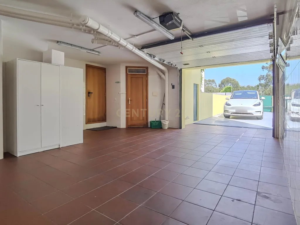 Luxuosa Moradia T3 em Gondomar com Vista Panorâmica e Piscina - Image 43