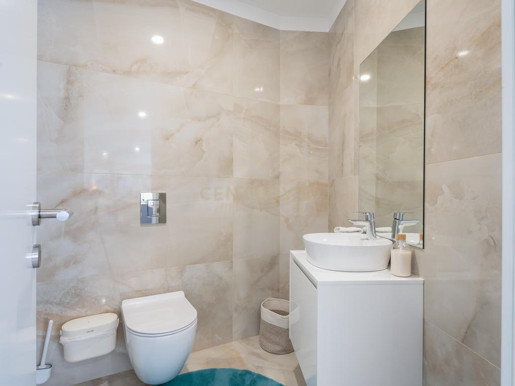 Luxuoso Apartamento Novo com Vista Parque em Lousada - Image 28