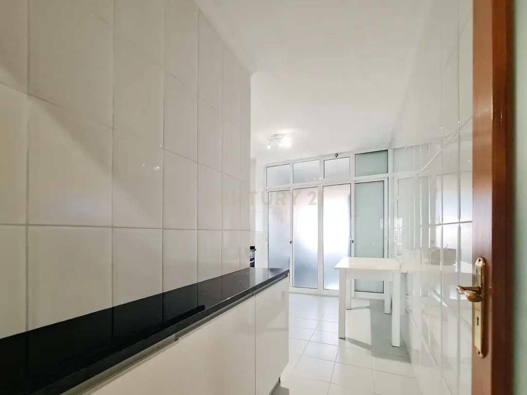 🏡 APARTAMENTO T3 C/ 4 VARANDAS JUNTO À ESCOLA SECUNDÁRIA DANIEL FARIA – BALTAR 📍📢 - Image 4