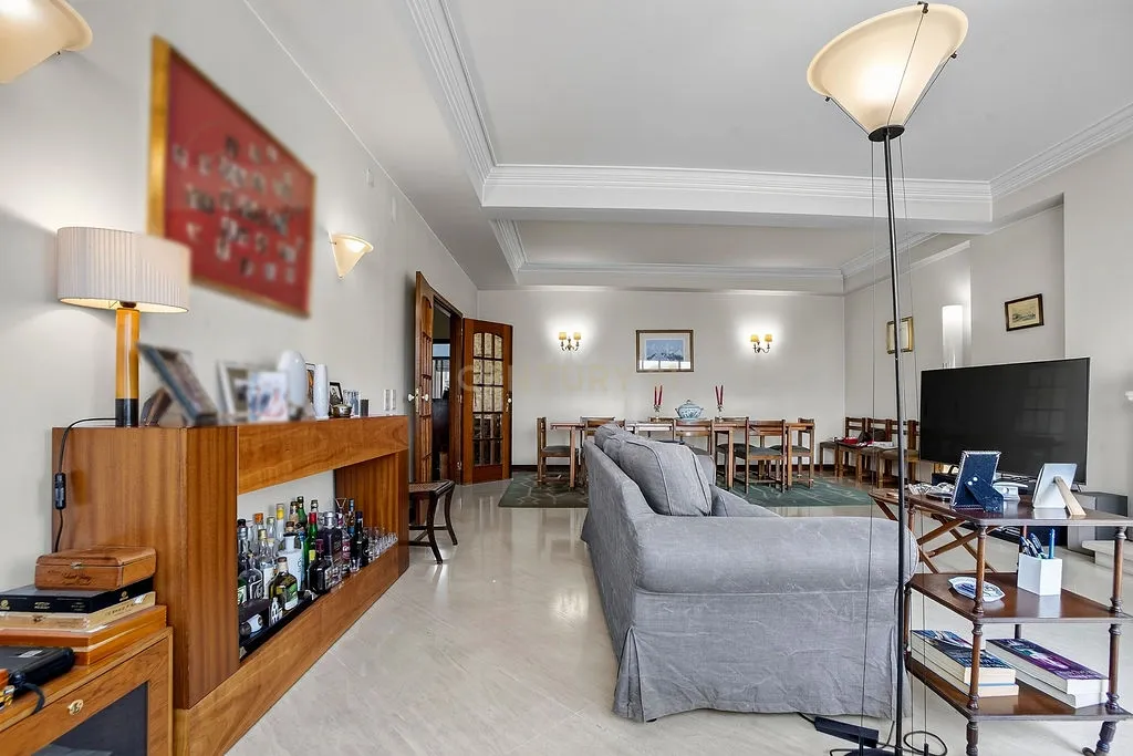 Apartamento Moderno em Campo Grande, Lisboa - 4 Quartos e Vista Panorâmica - Image 11