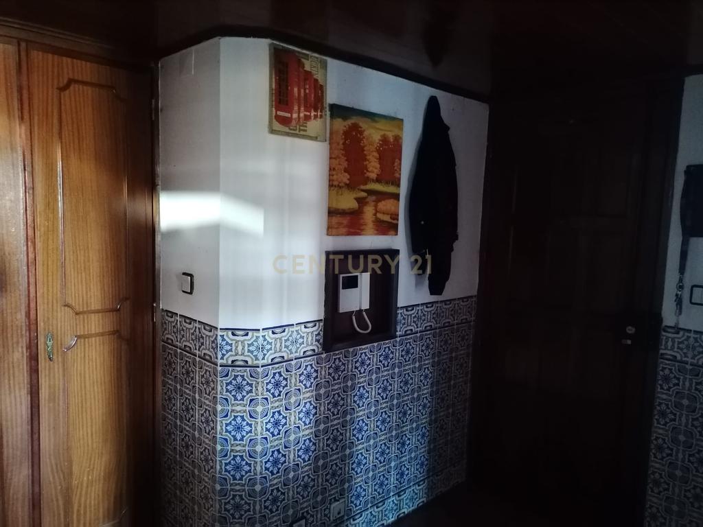 Apartamento T2 em Seixal com Elevador e Proximidade a Serviços - Image 5