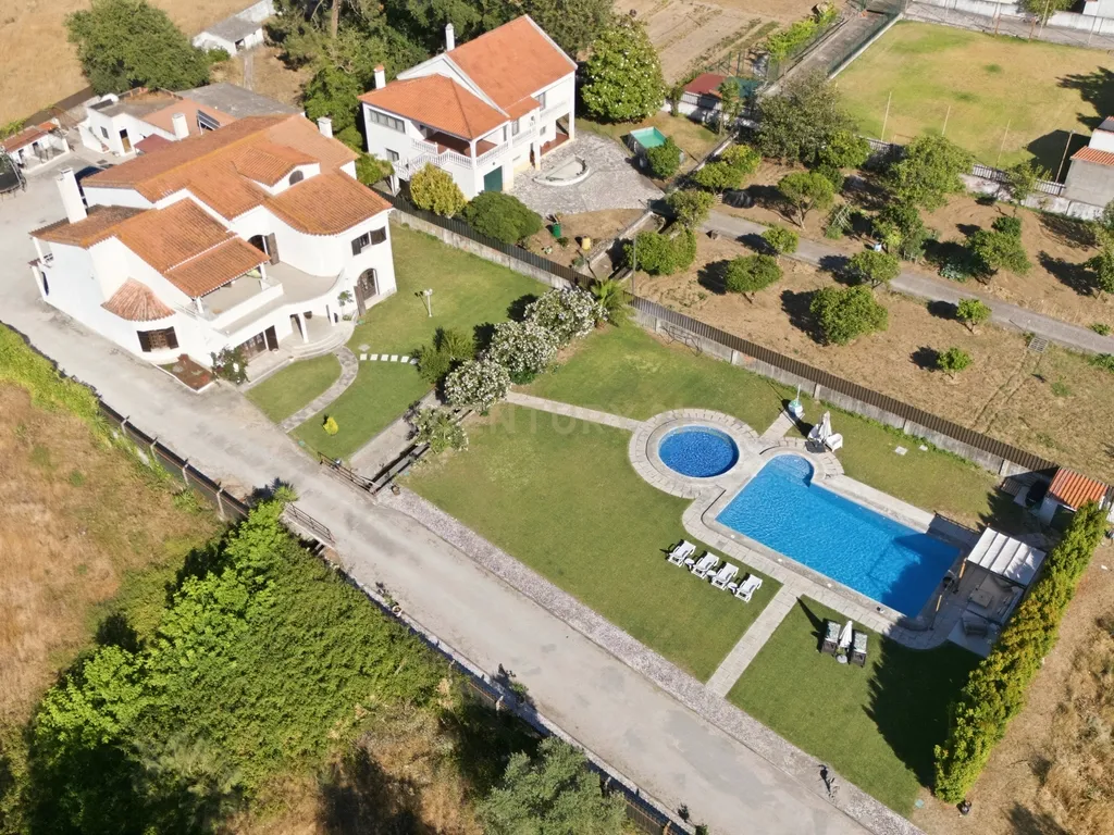 Quinta de Charme em Palmela – Renovada, Espaçosa e Pronta a Viver - Image 27