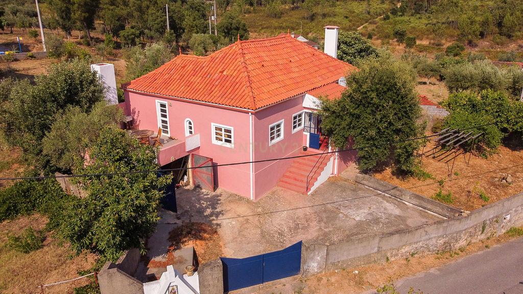 Moradia T3  Remodelada em Vila de Rei – Viva com Qualidade no Coração de Portugal! - Image 49