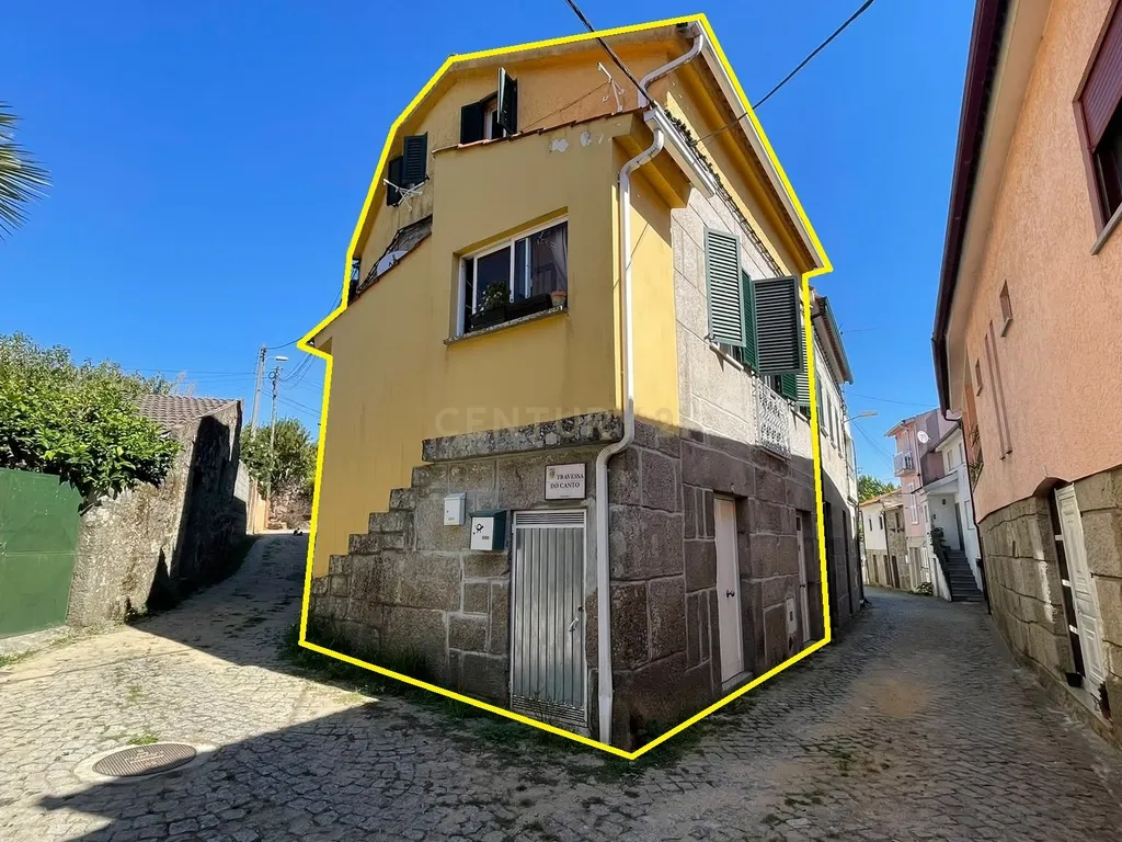 Moradia em pedra com 3 quartos em Povolide - Viseu - Image 1