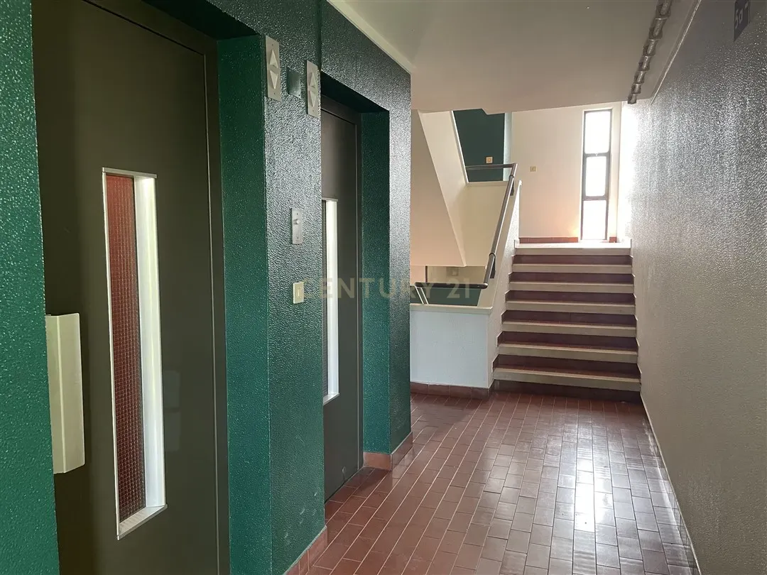 Apartamento T3 Duplex em Telheiras – 104 m², Estacionamento e Arrecadação - Image 27