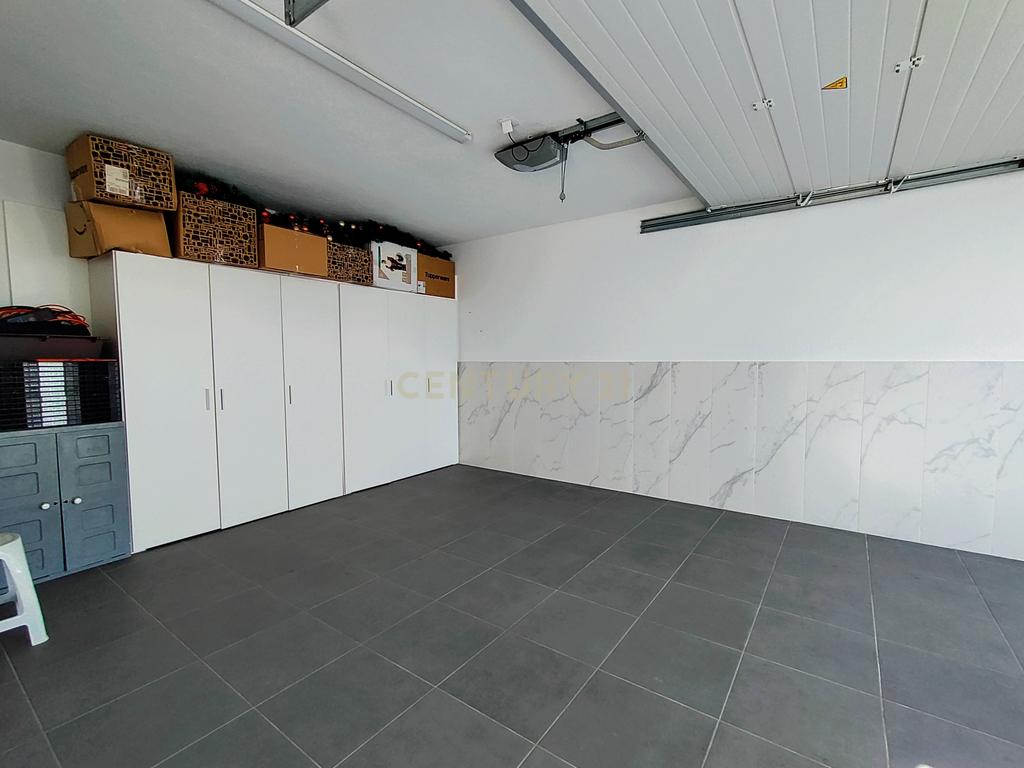 Moradia T4 Moderna com Piscina e Jardim – Touguinha - Image 9