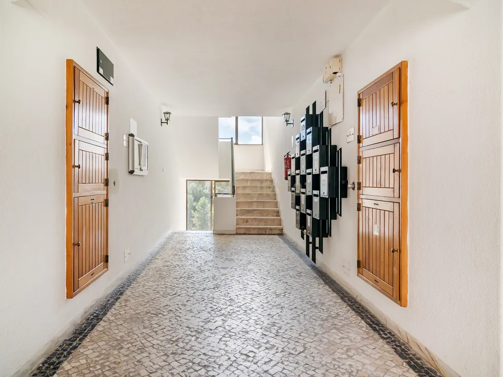 Apartamento T3+1 com varandas e terraço, junto ao Mercado da Vila, Cascais. Em Venda! - Image 24