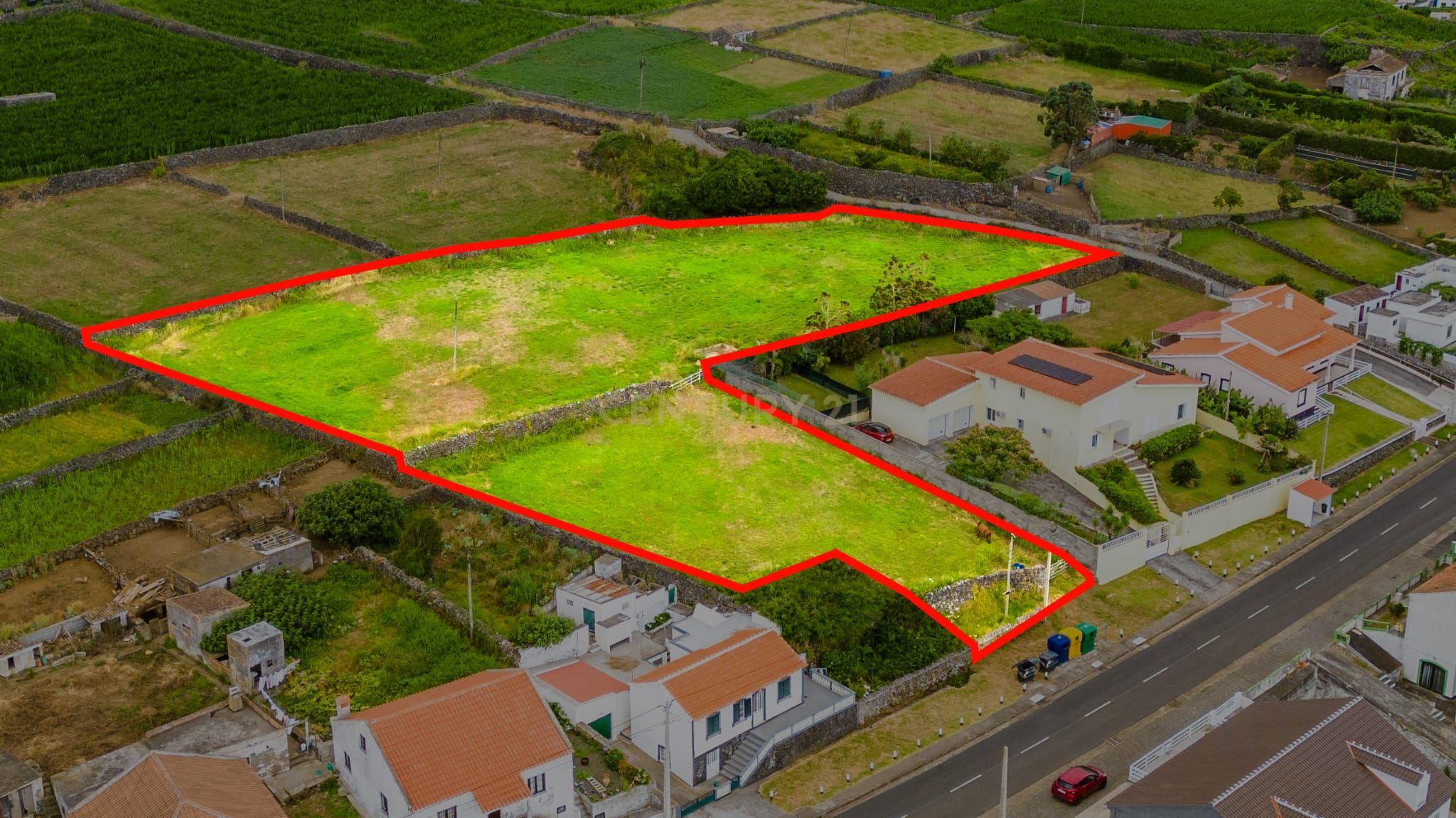Terreno com vista sobre os Ilhéus  em Porto Judeu - Ilha Terceira