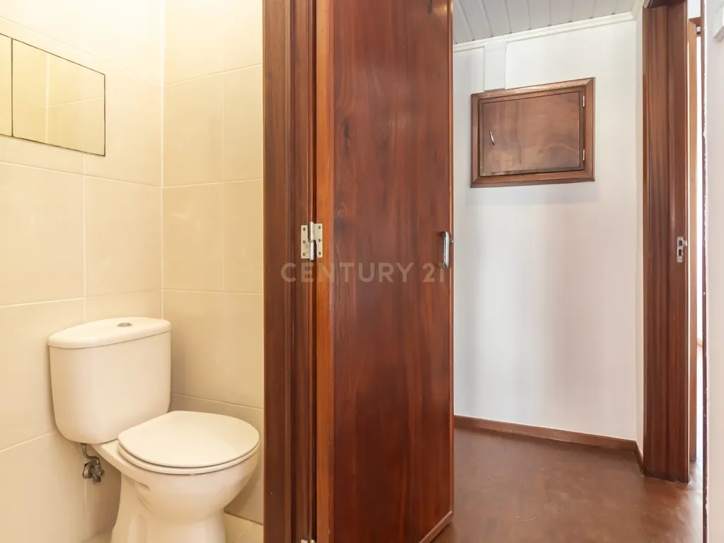 Apartamento T2 para arrendamento no centro da Costa da Caparica - Image 11