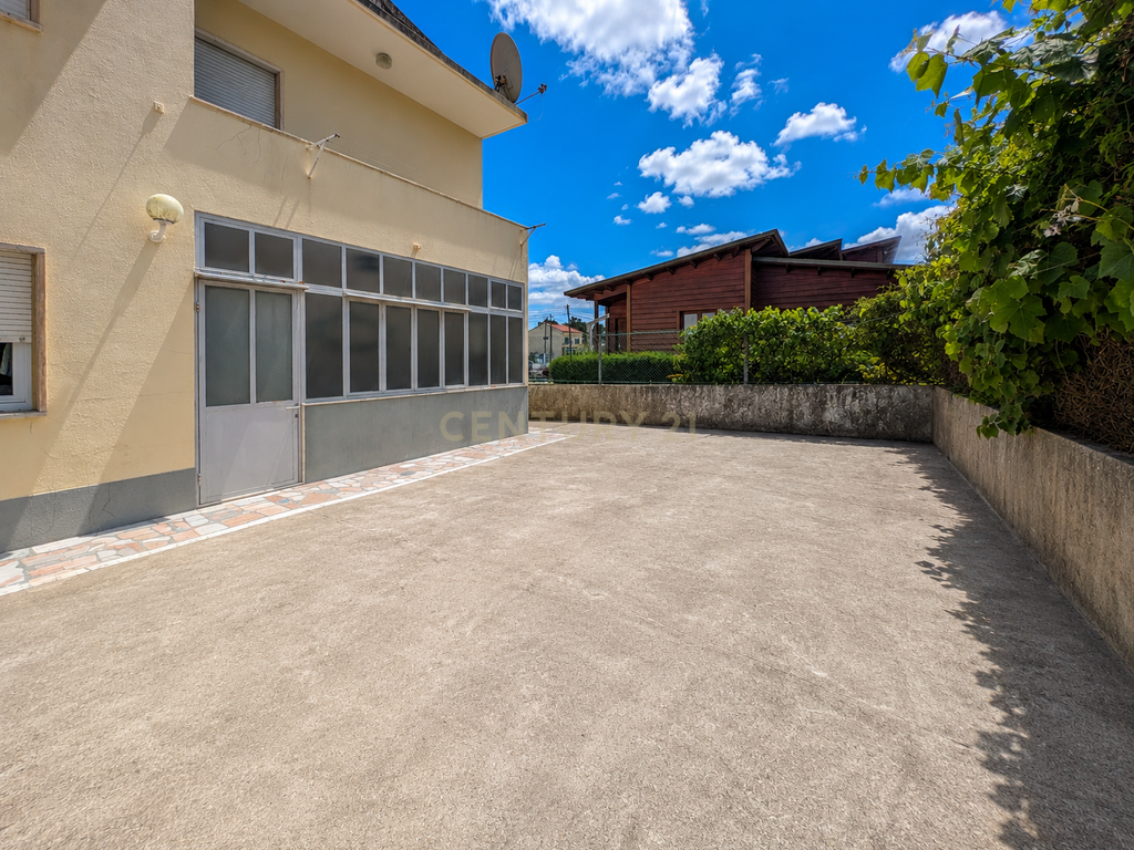 Pinhal Palmeira - Moradia Bifamiliar + Moradia T2 com Armazém em Terreno de 1.010 m² - Image 34