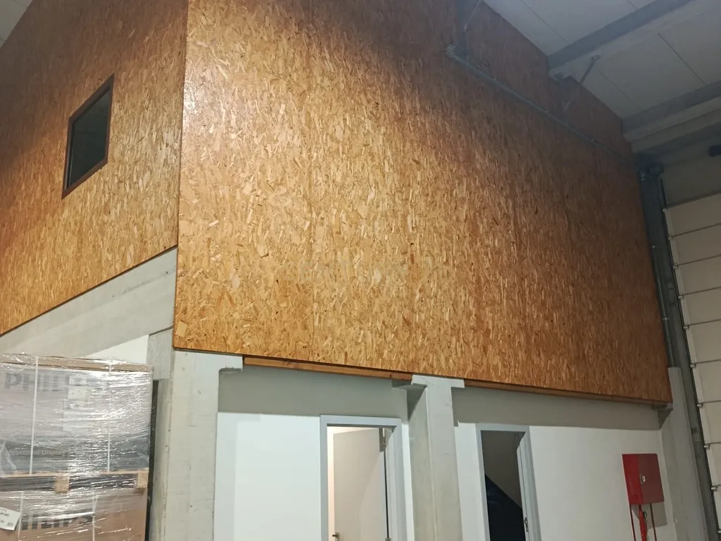 Pavilhão Comercial à Venda no Centro Empresarial de Paredes - Image 8