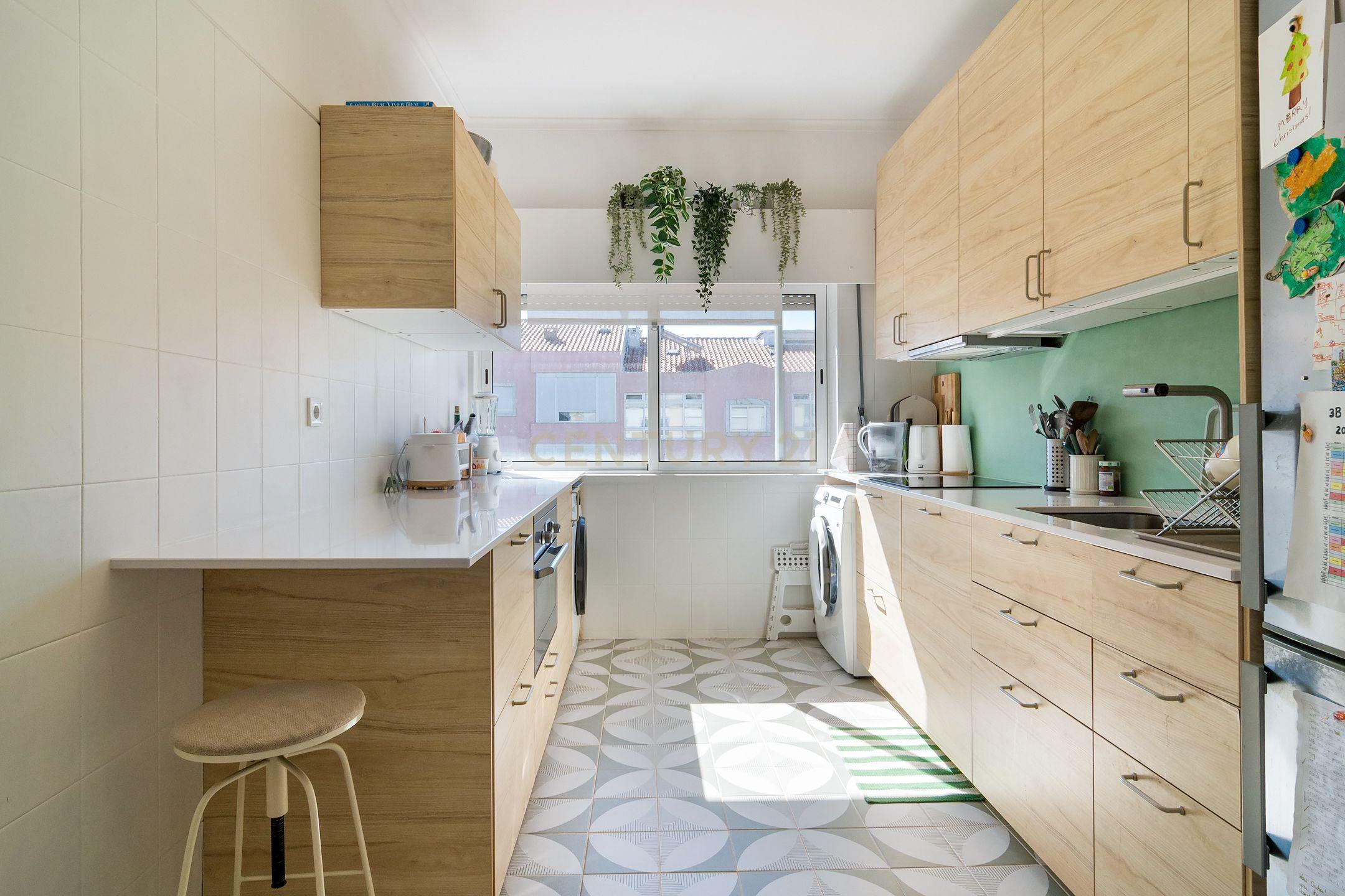 Fotografia 5 de T4 Duplex Mobilado e Totalmente Remodelado | Centro do Linhó | Vista Serra de Sintra