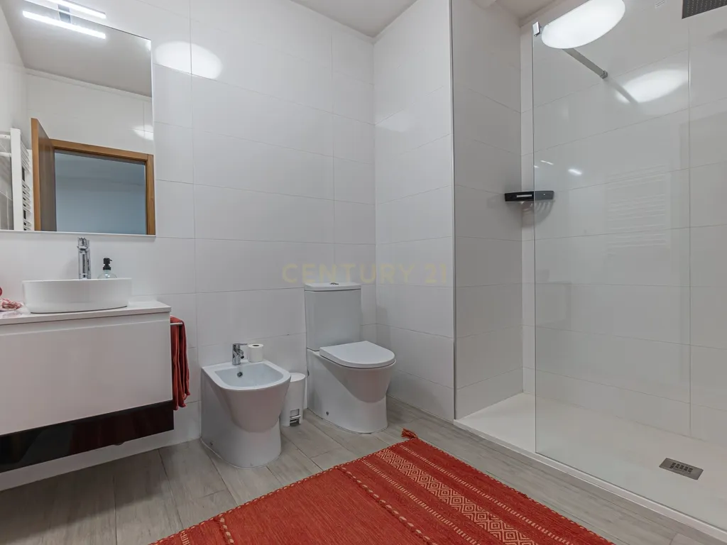 Fantástica moradia T4 de Luxo com piscina em Valongo - Image 46