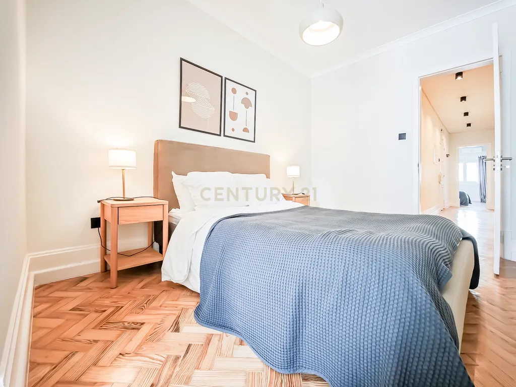 Apartamento T3 de Luxo na Av. Elias Garcia — Totalmente Mobilado e Pronto a Habitar - Image 11