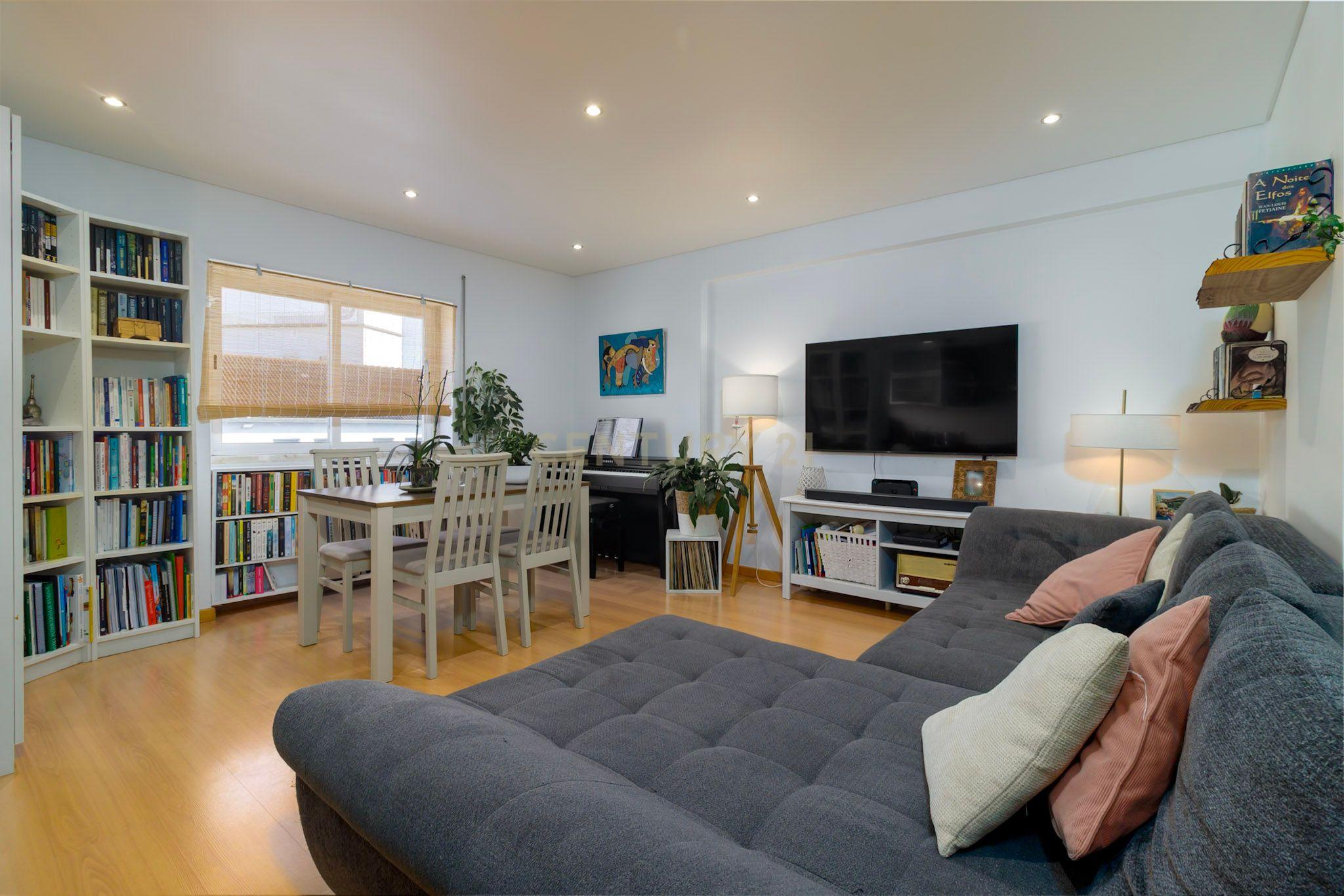 Fotografia 6 de Apartamento T2 Remodelado - Ótima localização