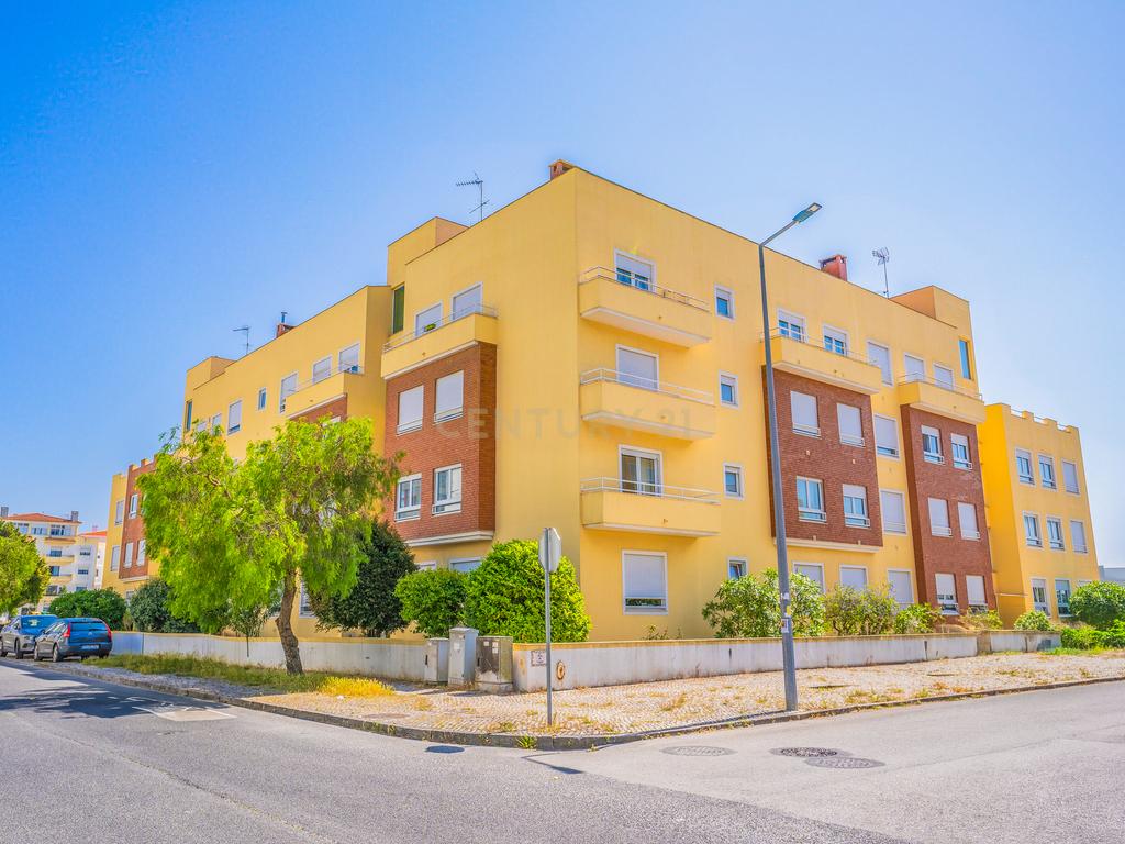Apartamento T3 com garagem - Cidade Nova, Caldas da Rainha - Image 1