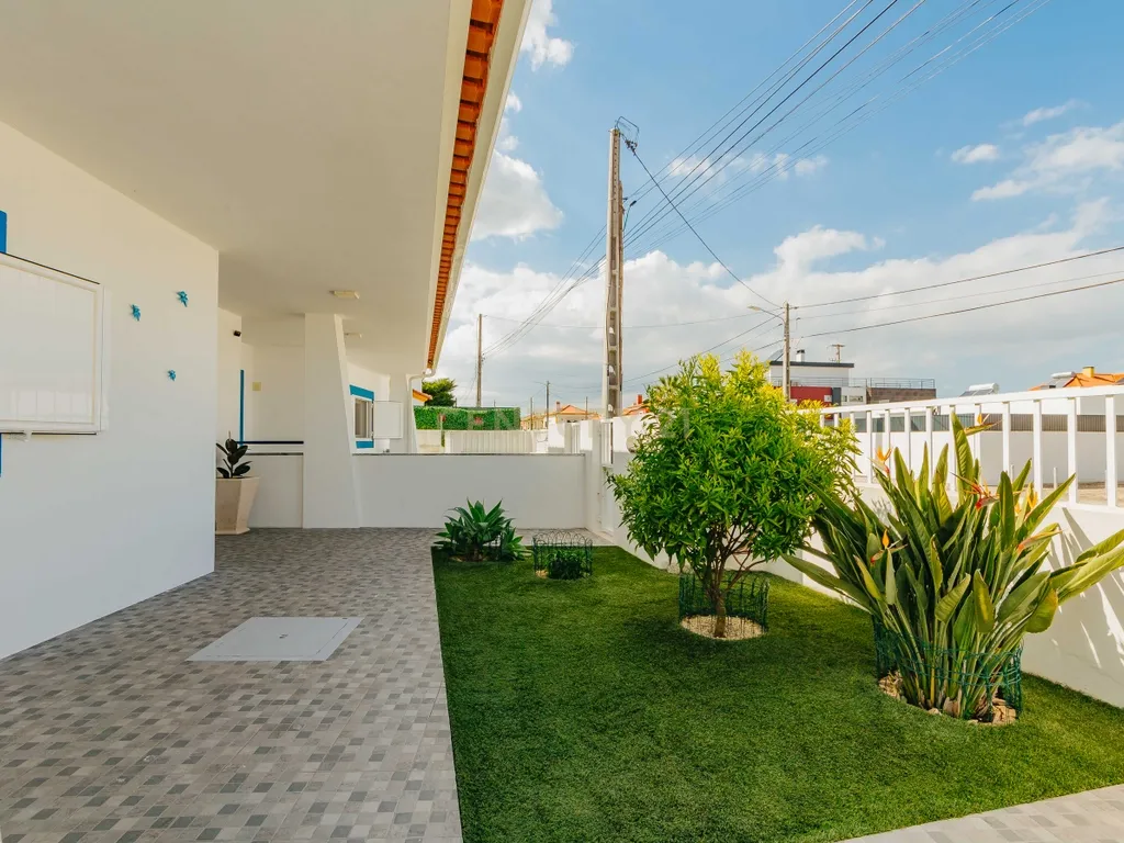 Moradia Térrea com garagem, lote 340m2 - Penteado, Moita - Image 2