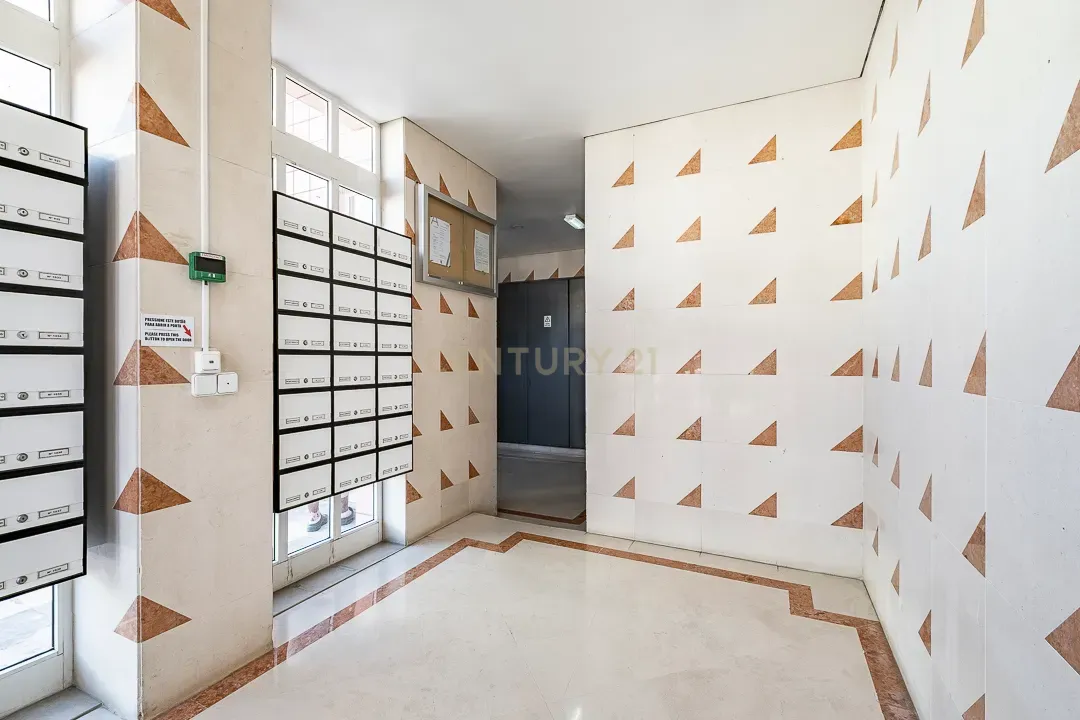 T1 com garagem e arrecadação – Gaivotas do Tejo, Rua da Bela Vista à Graça – Lisboa - Image 16