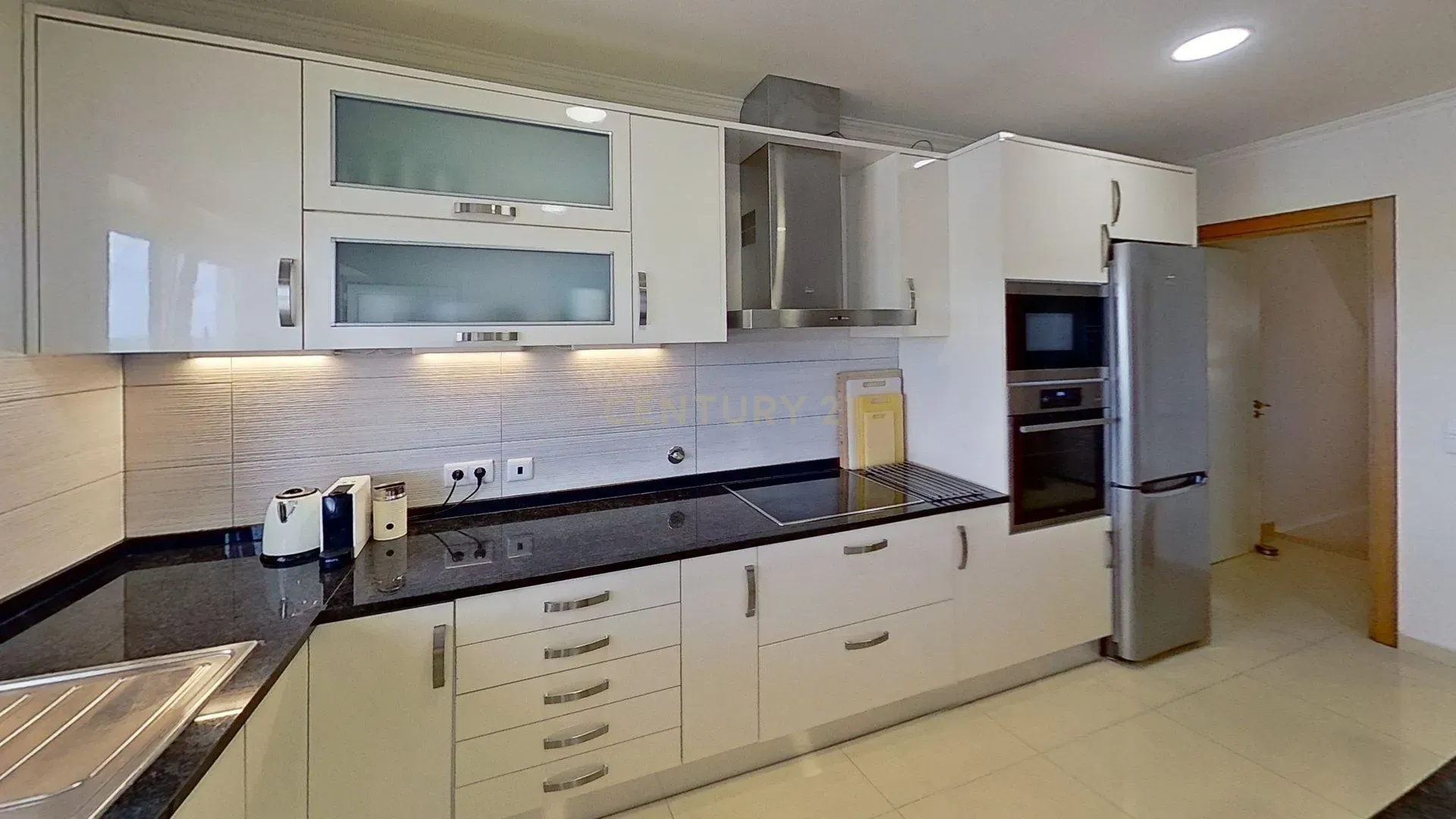 Moradia T3+1 em Alenquer com Vista Panorâmica e Piscina - Image 18