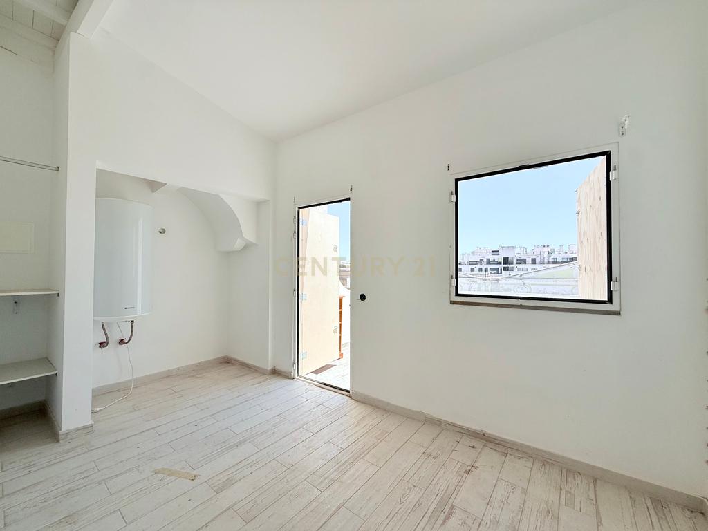 Apartamento T3 Duplex no coração da Baixa de Olhão - Image 26