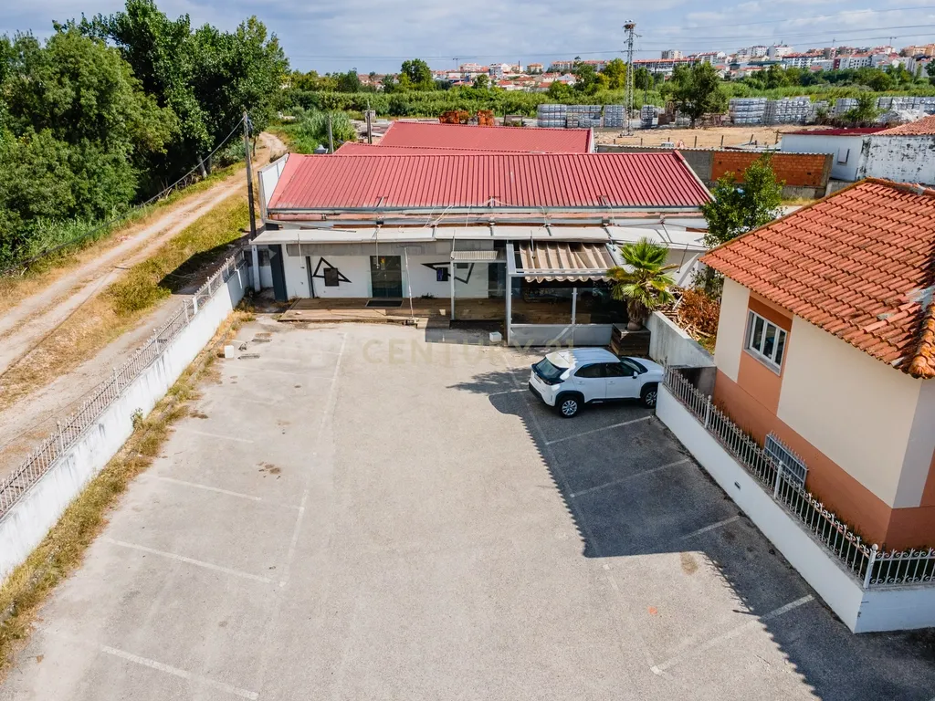 Armazém composto por 3 Edifícios e Amplo Logradouro – Ponte das Mestras, Leiria - Image 33