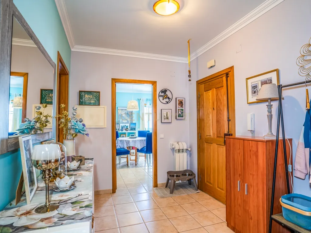 Apartamento T3 com elevador e garagem fechada em Cidade Nova, Caldas da Rainha! - Image 4