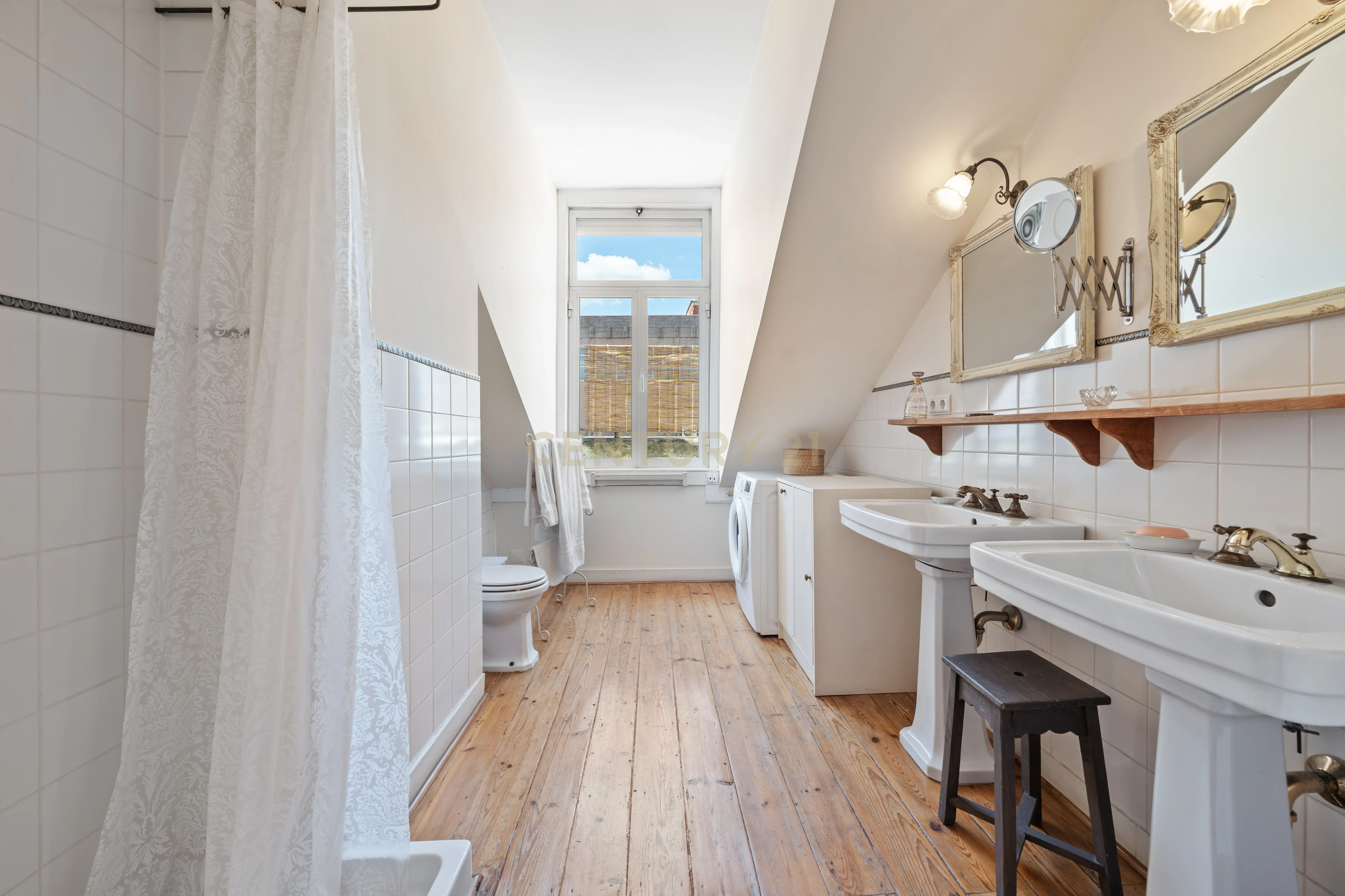 Fotografia 10 de Apartamento de Charme com Vista Rio | 100 m² | Avenida 24 de Julho