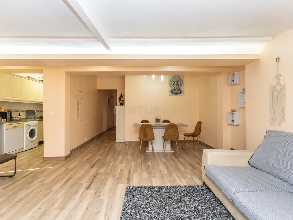 Apartamento T2(+1) Renovado com Logradouro de 100m² – Pronto a Habitar (Mobilado e Equipado) em Paio Pires - Oportunidade Única! - Image 14
