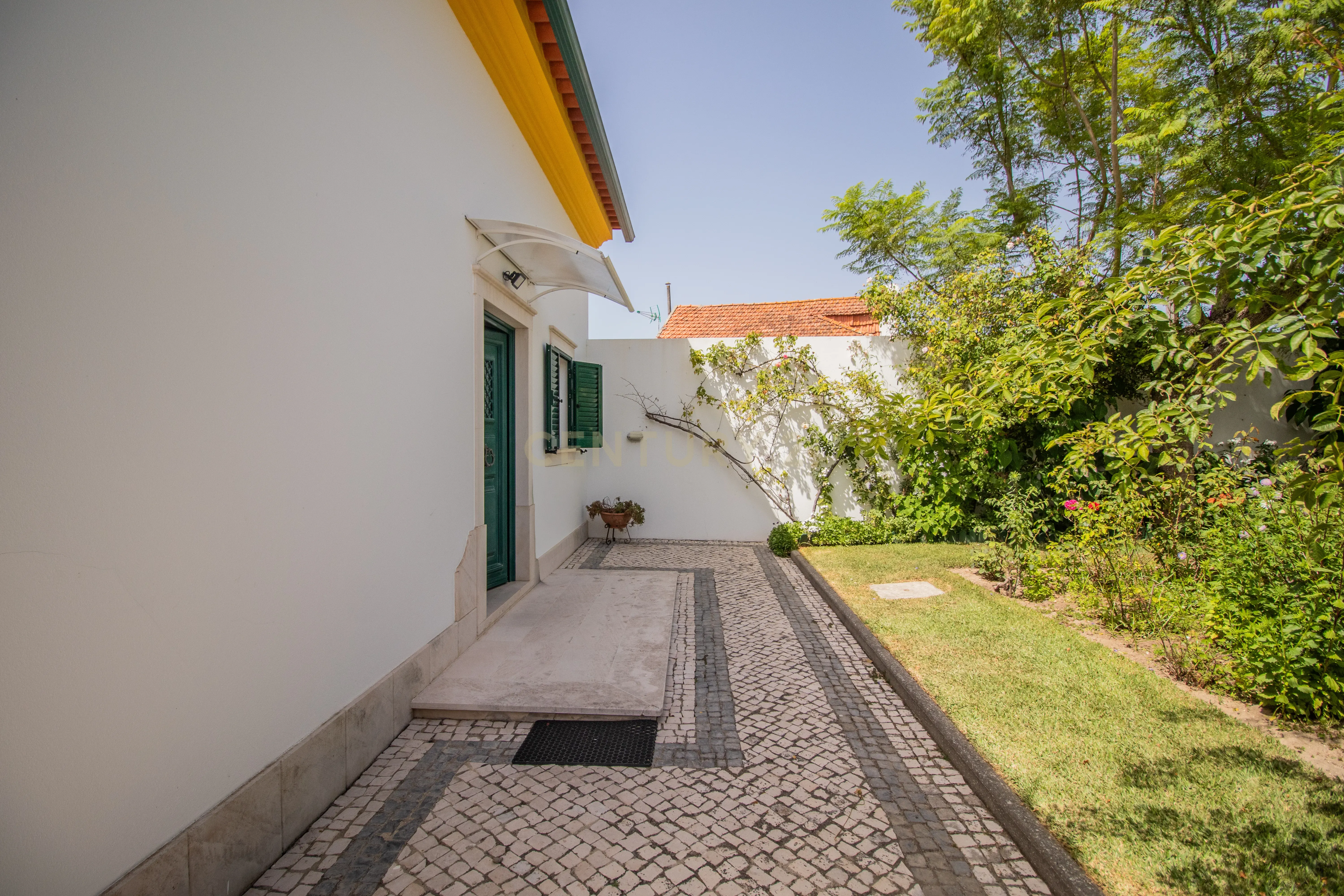 Fotografia 6 de Moradia térrea T3+T0 com piscina, garagem e terreno com 2.257 m², no Ervedal, em Quiaios