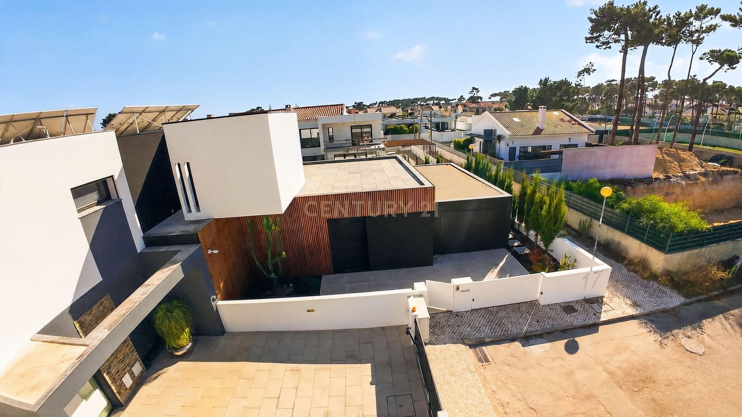 Fotografia 6 de Moradia T3 de Excelência na Aroeira  – Conforto, Elegância e Qualidade de Construção